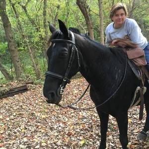 Meet your Posher, Lorie